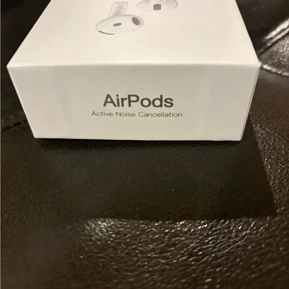 White Wireless Earbuds (gen 4)